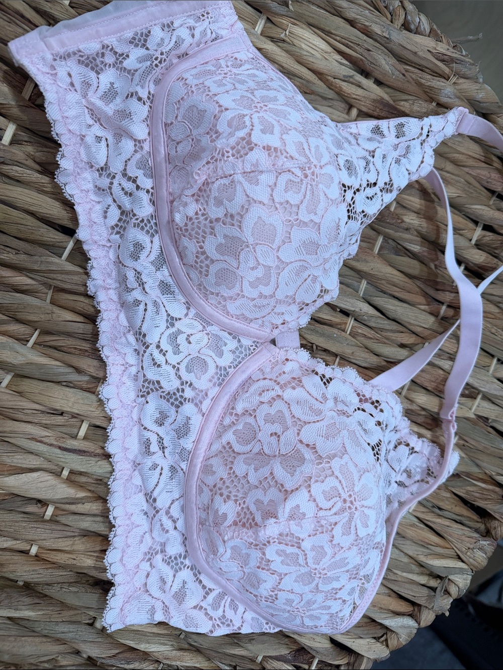 Maidenform Light Pink Lace Underwire Bralette